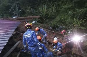 Erdrutsch erfasst Campingplatz – mindestens zehn Tote