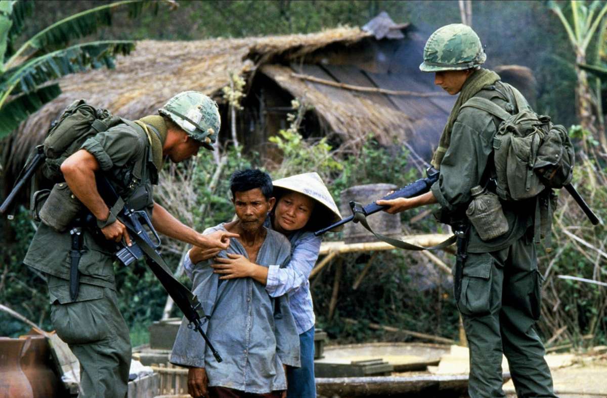 Szenenbild aus Oliver Stones Vietnam-Film „Platoon“