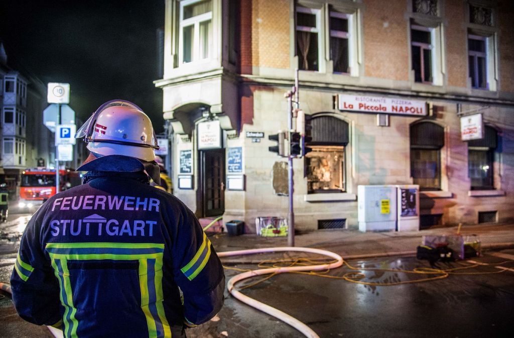 In der Nacht zum Samstag bricht in der Pizzeria aus bislang ungeklärter Ursache ein Brand aus.
