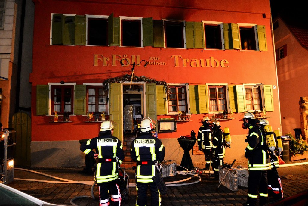 In der historischen Altstadt von Esslingen ist es in der Nacht zu einem Brand gekommen, dabei kam ein Mann ums Leben.