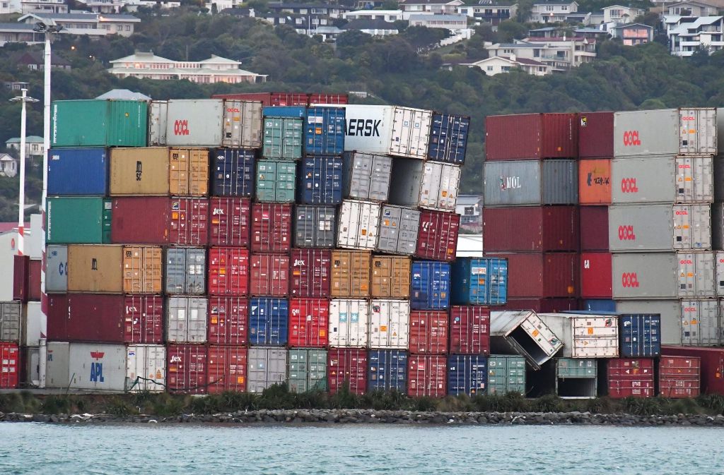 Auch die Container im Hafen von Wellington sind von dem Erdbeben in Mitleidenschaft gezogen worden.