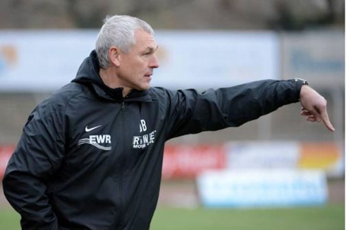 Wieder zurück im Trainergeschäft der dritten Liga: Hans-Jürgen Boysen. Foto: imago/Hartenfelser