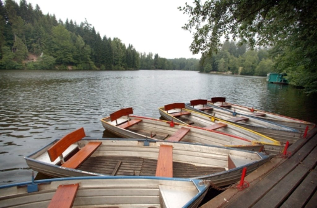 Am Ebnisee bei Welzheim (Rems-Murr-Kreis) gibt es einen Bootsverleih ...