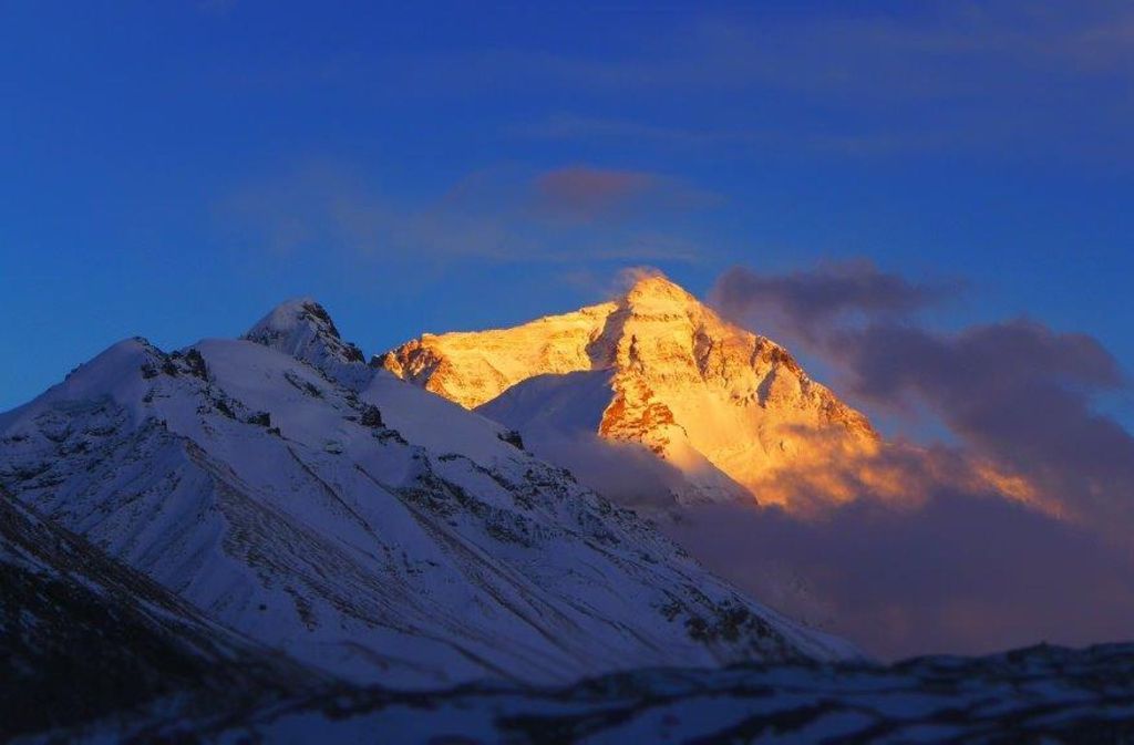 Das ersehnte Ziel: Der Mount Everest im Abendrot.