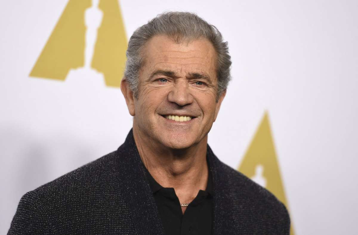 US-Schauspieler Mel Gibson („Braveheart“) scherzt mittlerweile, dass er wieder alleine auf die Toilette könne. „Seltsam“ sei die Covid-19-Erkrankung im April 2020 gewesen: „Es fühlt sich nicht wie irgendetwas anderes an, dass du jemals gehabt hast.“ Der 65-Jährige wurde gut eine Woche lang im Krankenhaus behandelt.