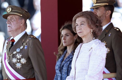 Seit 37 Jahren sitzt Juan Carlos auf dem spanischen Thron - an seiner Seite: Königin Sofía, die den Bourbonenclan stoisch durch alle Untiefen führt. Am 2. November wird sie 75 Jahre alt. Foto: dpa