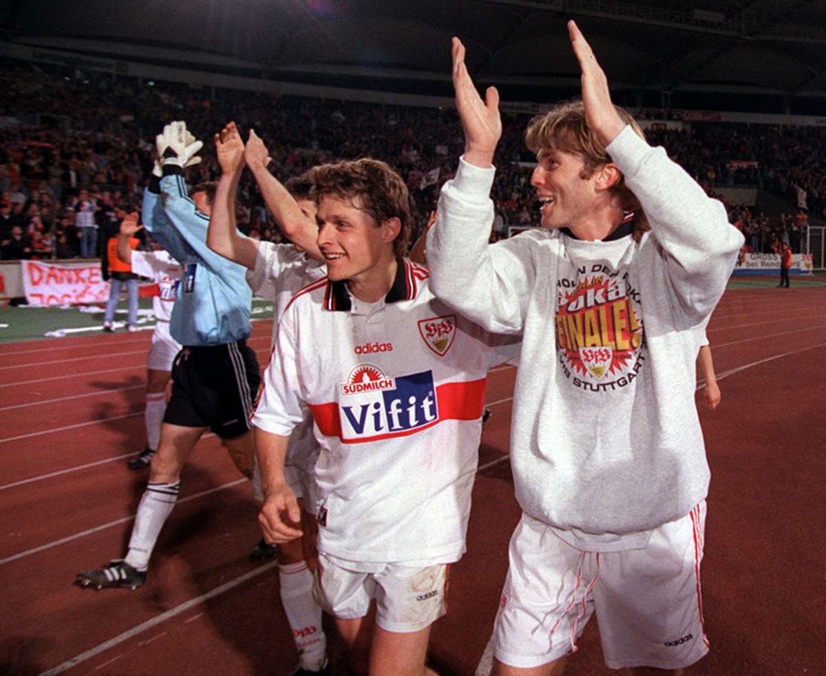 Auf dem Weg zum Pokalsieg in der Spielzeit 1996/1997 bezwingt der VfB im Halbfinale den Hamburger SV mit 2:1. Im Endspiel siegen die Stuttgarter dann 2:0 gegen Energie Cottbus.