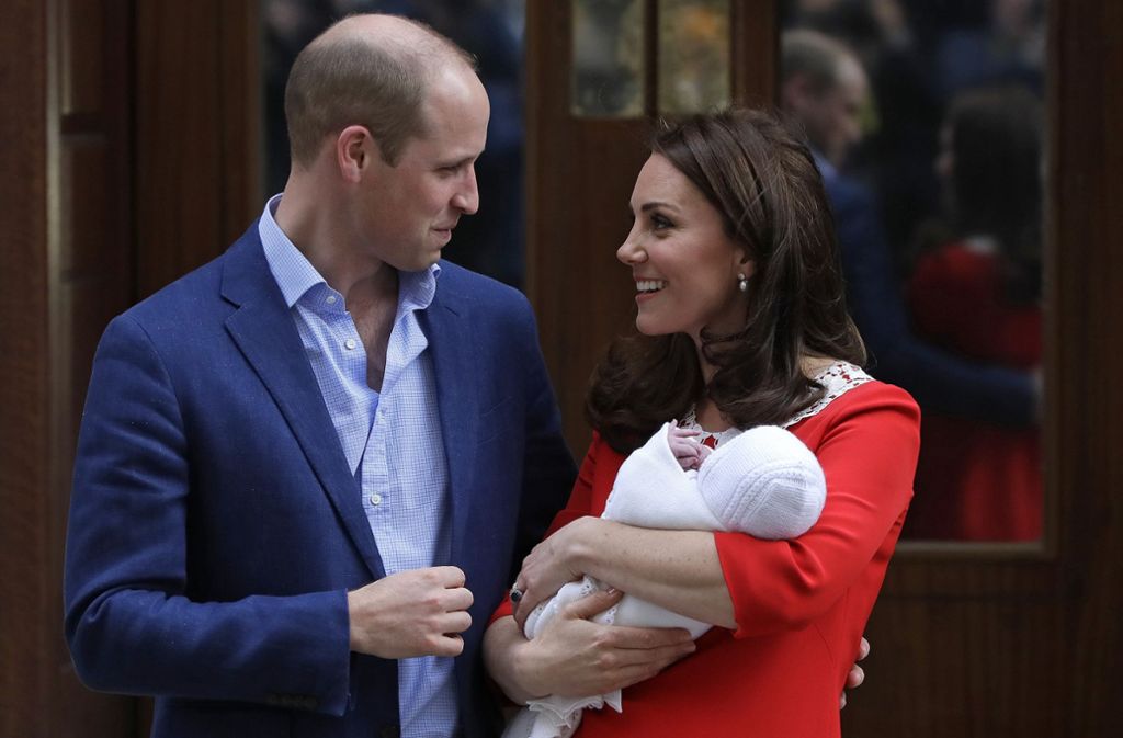 Nur wenige Stunden nach der Geburt treten Kate, William und Baby Louis die Heimfahrt an.