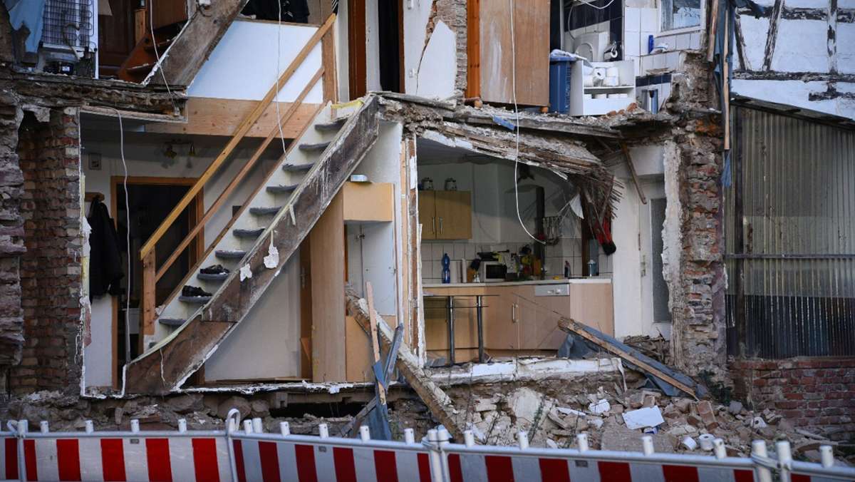 Rhein-Neckar-Kreis: Hauswand stürzt ein - Bewohner können sich retten
