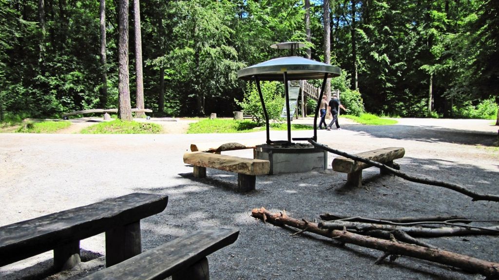 Sanierte Grillstelle in Degerloch: Grillen auf neuer Grundlage