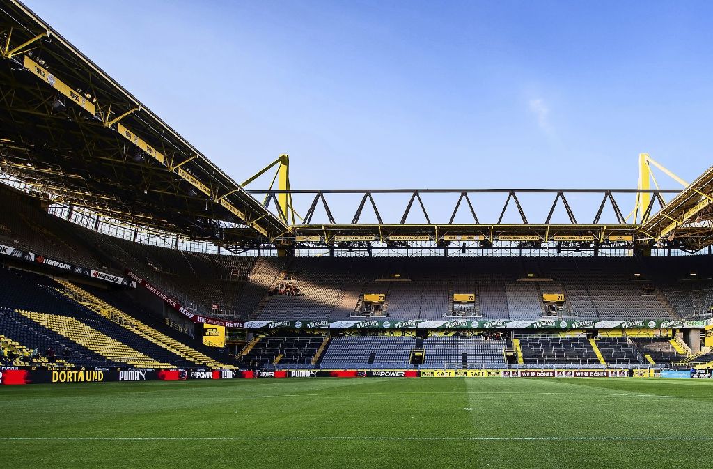 Signal Iduna Park in Dortmund: Kapazität: 65.800, Heimverein: Borussia Dortmund, Turniere: WM 1974, WM 2006