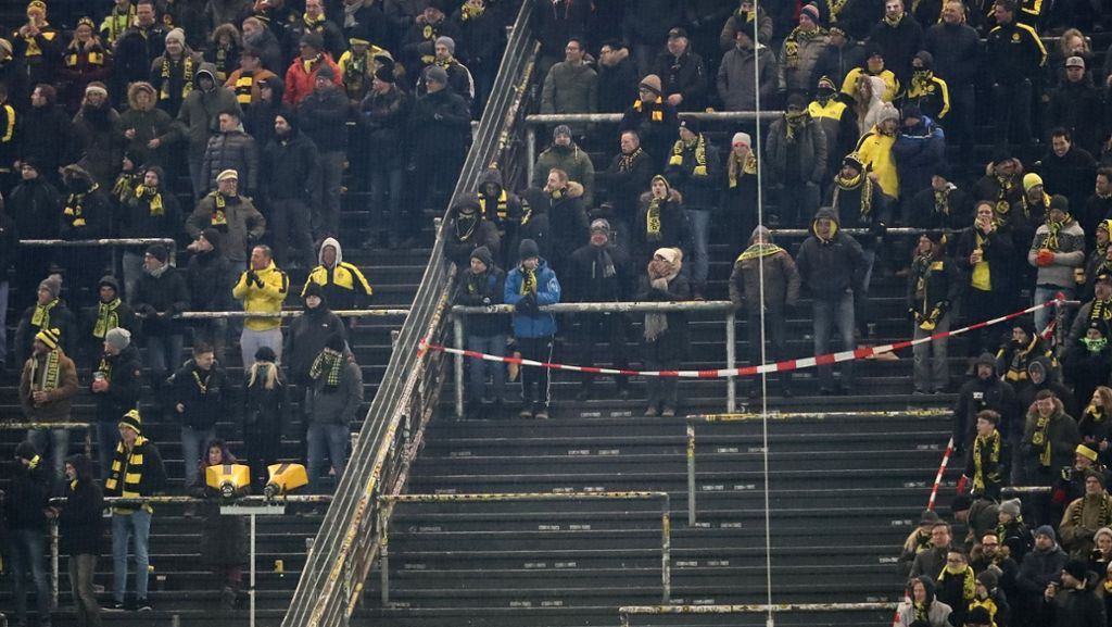 Fußball-Bundesliga: Tausende Fans boykottieren Montagsspiel in Dortmund