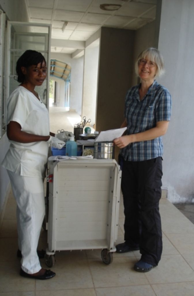 Sabine Waldmann-Brun in Sierra Leone auf Visite mit Schwester Mabinti