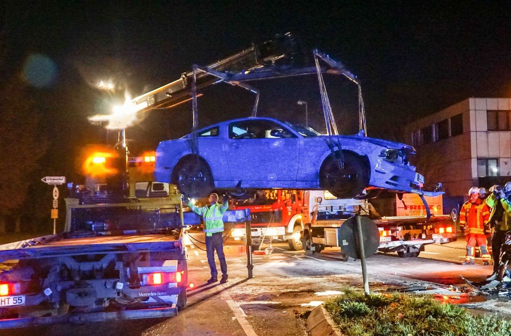 An einem neuwertigen Ford Mustang ist nach einem Unfall in Filderstadt (Kreis Esslingen) ein erheblicher Sachschaden entstanden.