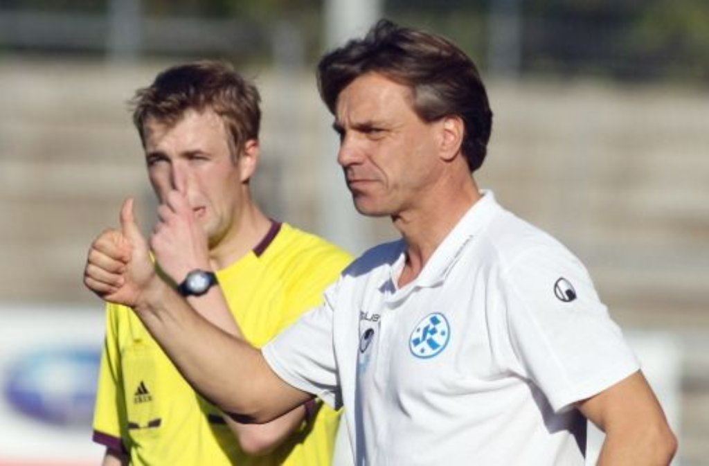 Das Heimdebüt von Trainer Horst Steffen ist geglückt. Seine Stuttgarter Kickers gewannen am Samstag in der Dritten Liga gegen den FC Hansa Rostock mit 2:0 (1:0).