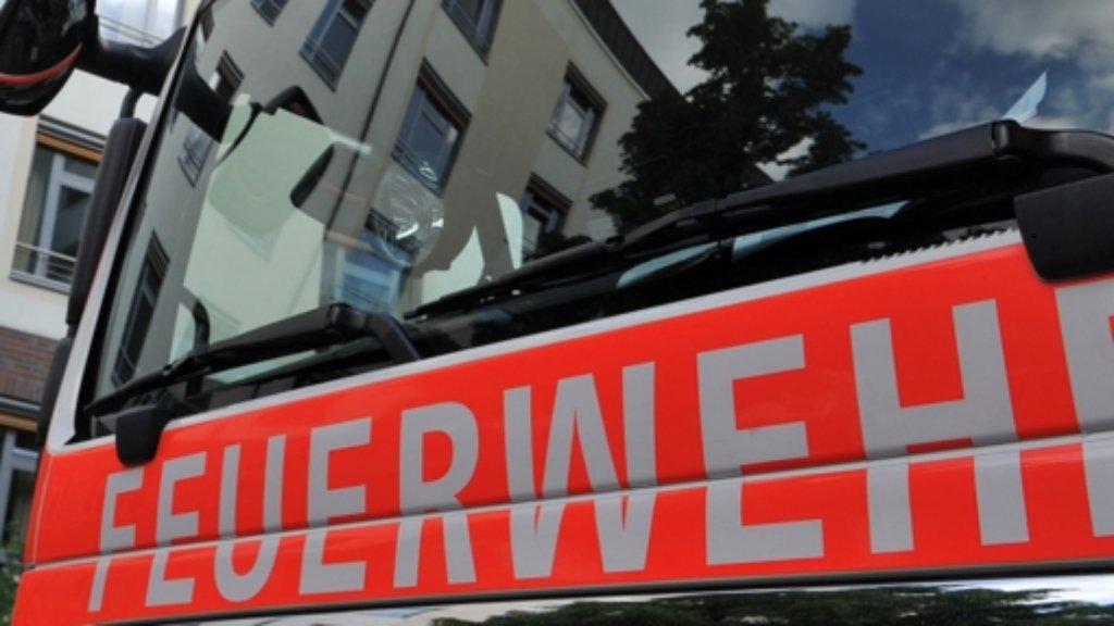  Am Mittwochvormittag bricht in einer Fabrikhalle in Urbach ein Feuer aus, rund 50 Personen müssen das Gebäude verlassen. Der Schaden ist enorm - diese und weitere Meldungen der Polizei aus der Region Stuttgart. 