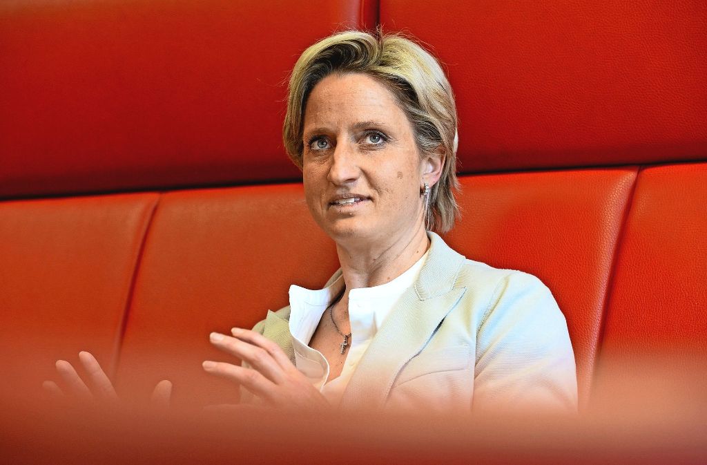 Wirtschaftsministerin  Nicole Hoffmeister-Kraut (CDU)  muss als BWI-Aufsichtsratschefin frühere Vorgänge aufarbeiten. Foto: dpa