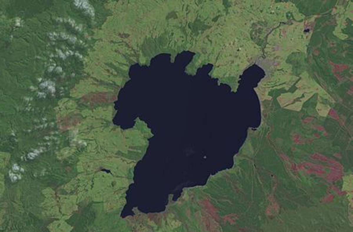 181 n. Chr. – Taupo, Neuseeland: Der Ausbruch des Supervulkans war einer der heftigsten in den letzten 2000 Jahren. Vom einstigen Vulkan ist nur der Lake Taupo (aus dem Weltraum fotografiert von der US-Raumfahrtbehörde Nasa) übrig geblieben.