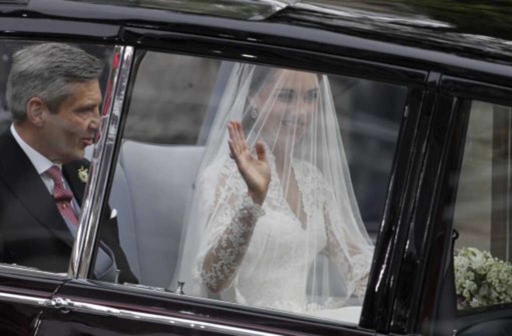 Kate Middleton und ihr Vater Michael auf dem Weg zur Westminster Abbey.