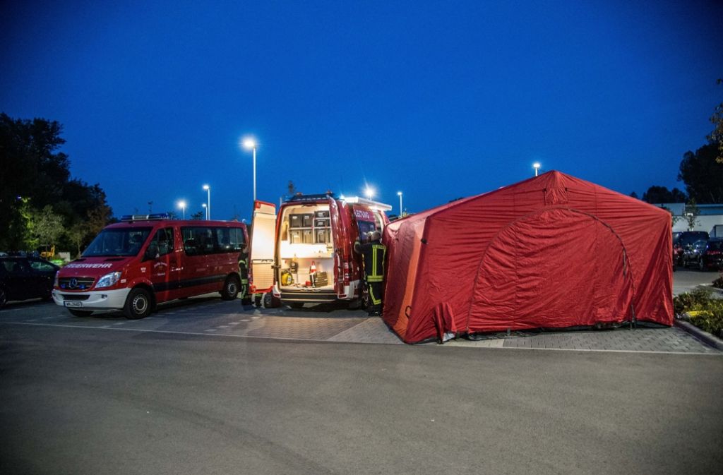 Fast 400 Feuerwehrleute haben am Donnerstagabend den Ernstfall geprobt: Was ist zu tun, wenn die Transalpine Ölleitung leck schlägt?