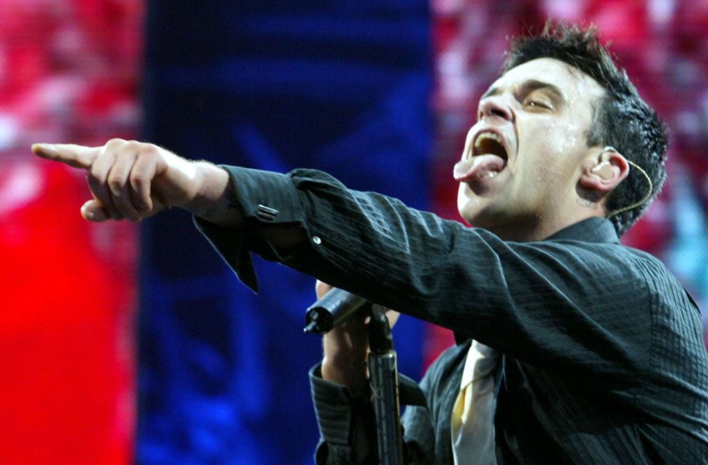 Kaum einer glaubt noch daran, dass es für Robbie Williams eine Karriere nach „Take That“ geben kann. Doch Robbie belehrt alle eines Besseren und legt 1997 mit „Life Thru A Lens“ ein fulminantes Solo-Debüt hin.
