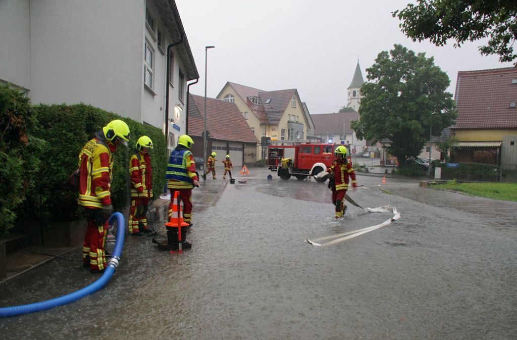 Im Kreis Esslingen sorgte der Starkregen für überschwemmte Straßen.