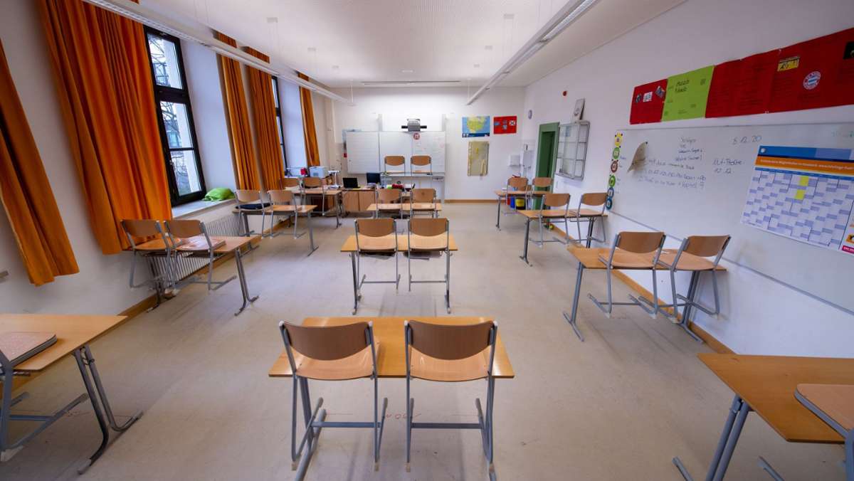 Baden-Württemberg: Kretschmann lädt für Montag zu Gespräch über Schulöffnungen
