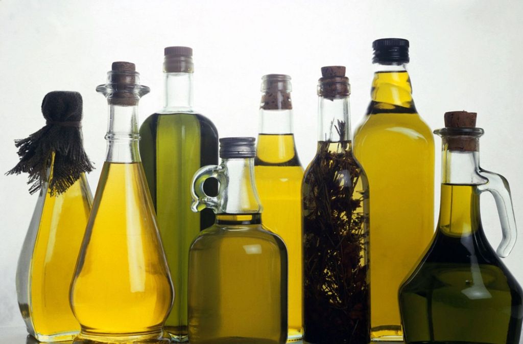 Bei Olivenöl prüft die Stiftung Warentest inzwischen auch, ob ob die angegebene oder abgebildete Herkunft korrekt ist. In Italien werde nämlich gar nicht so viel Olivenöl hergestellt, wie hierzulande in den Handel komme, heißt es.