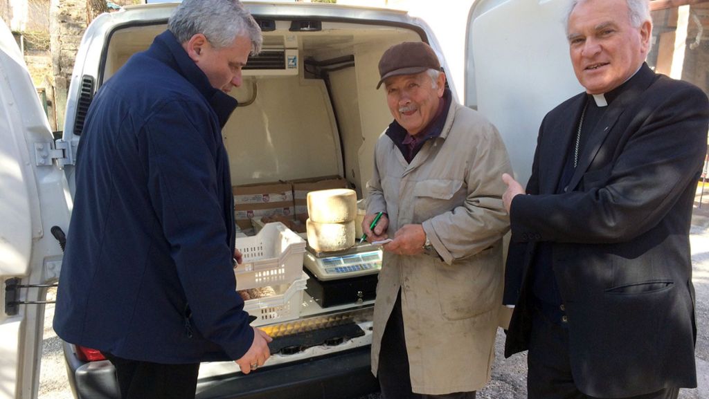 Italien: Papst Franziskus kauft bei Bauern in Erdbebenregion