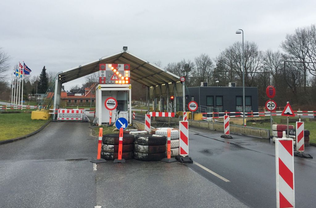 Der Grenzübergang zwischen Harrislee bei Flensburg und Padborg in Dänemark ist versperrt.