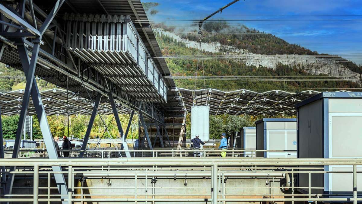 Stuttgart will neue Entwicklung nutzen: Kläranlage soll Solar-Faltdach bekommen