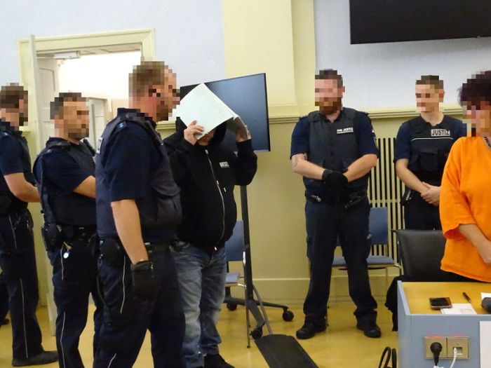 Prozess in Albstadt: Staatsanwaltschaft wirft mutmaßlichem Doppelmörder Heimtücke vor