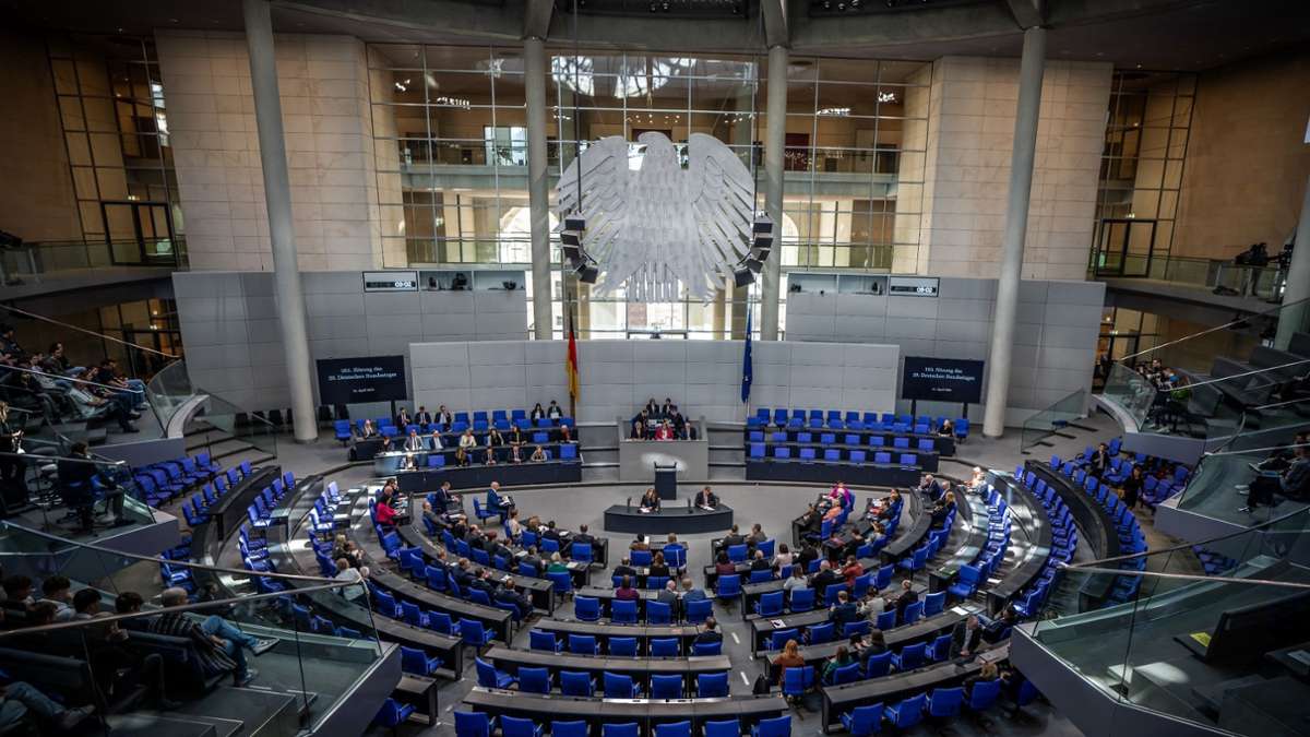 Parlament: Bezahlkarte für Asylbewerber vom Bundestag beschlossen