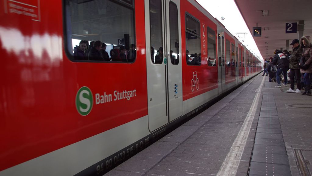  Die Grippewelle hat die Bahn erwischt. Reisende müssen am Donnerstag und Freitag mit Ausfällen bei den Stuttgarter S-Bahnen rechnen. 