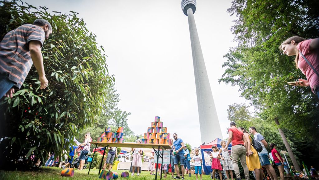 Stuttgart: Familienfest lockt zahlreiche Menschen an den Fernsehturm