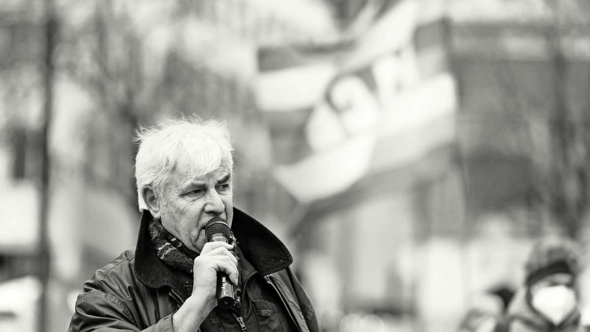 Bekanntes Gesicht in   Stuttgart: Friedensaktivist Henning Zierock ist gestorben