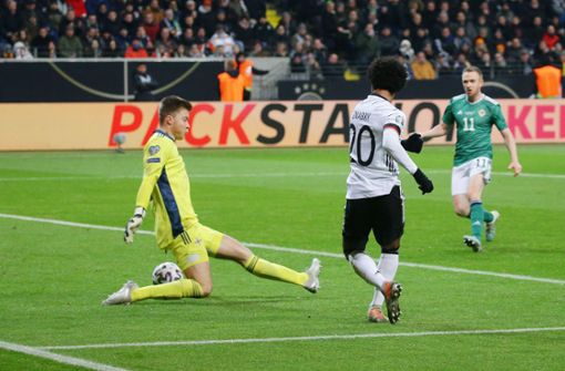 Drei Treffer im letzten EM-Qualifikationsspiel: Serge Gnabry und sein Tor zum 4:1. Foto: Baumann