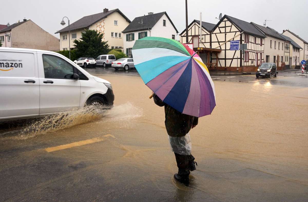 Der Ortskern von Gelsdorf ist nach einem Unwetter überflutet.