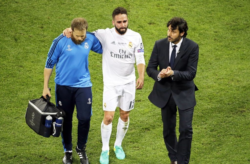 Der Spanier Dani Carvajal von Real Madrid fällt wegen einer Verletzung an der Hüftmuskulatur aus, die er sich im Champions-League-Finale gegen Atlético zugezogen hat.