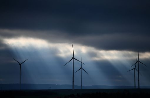 Windenergie ist eine nachhaltige Energieform. Nach dem Willen der EU-Kommission soll das auch für Atomstrom gelten – doch das EU-Parlament wehrt sich dagegen. Foto: dpa/Frank May