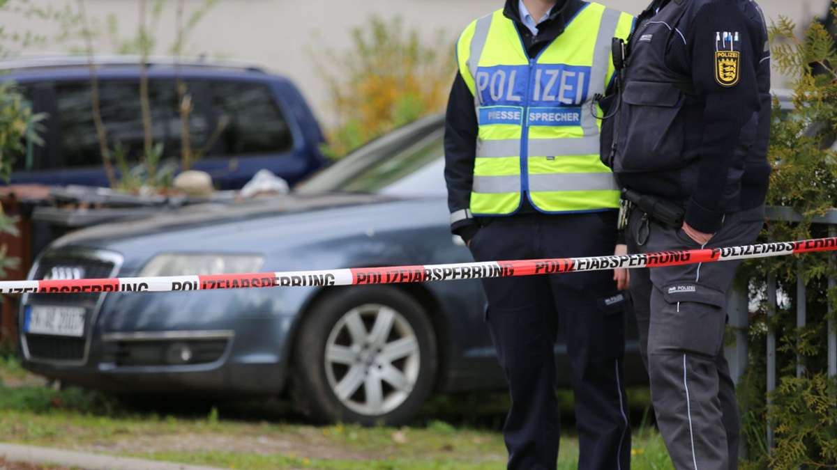 Uhldingen-Mühlhofen: Polizisten schießen auf Mann mit Messer