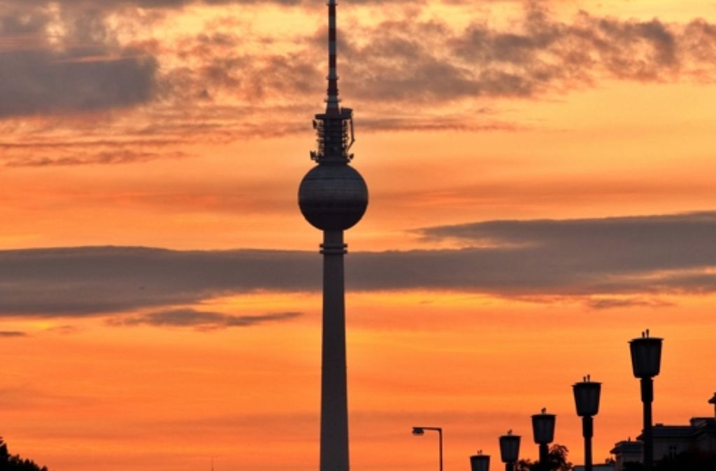 Der Berliner Fernsehturm ist im Jahr 2000 umgebaut worden. Foto: dpa