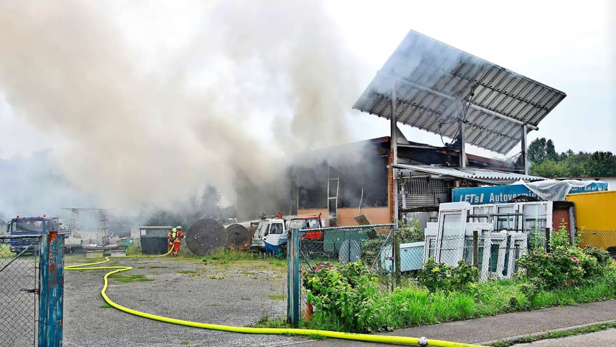 Feuer in Auenwald: Werkstatt brennt völlig aus
