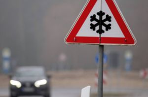 Hagel und Eisglätte sorgen für Unfälle auf Autobahnen