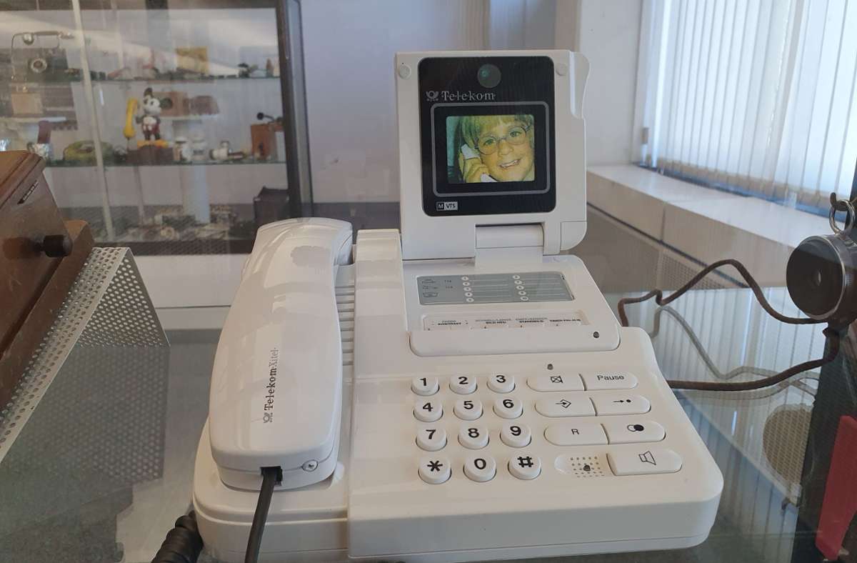 Das erste Bildtelefon kostet im Set 2000 Mark.