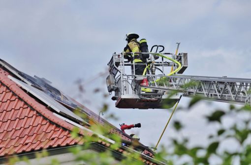 Bei einem Brand in Affalterbach ist ein Dachstuhl komplett ausgebrannt. Foto: 7aktuell.de/Kevin Lermer