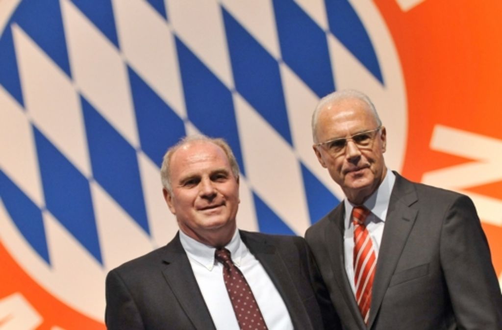 Ende November 2009 beendet Hoeneß seine Tätigkeit als Manager und wird zum Präsidenten des FC Bayern München gewählt. Er tritt damit die Nachfolge von Franz Beckenbauer an.