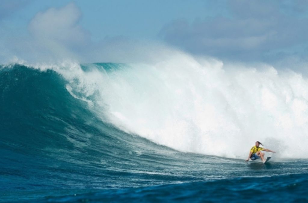 Die Surfer um die spätere Big Wave-Legende Greg Noll lebten in den 1950er Jahren buchstäblich am Strand. Rebellische Teenager schmissen ihre Jobs hin, um sich ganz dem Surfen zu widmen. Nach und nach entdeckte die selbe Gruppe andere heute berühmt-berüchtigte Big Wave-Spots in Hawaii, darunter der North Shore in Oahu und Waimea Bay, die sich niemand vorher zu surfen getraut hatte.