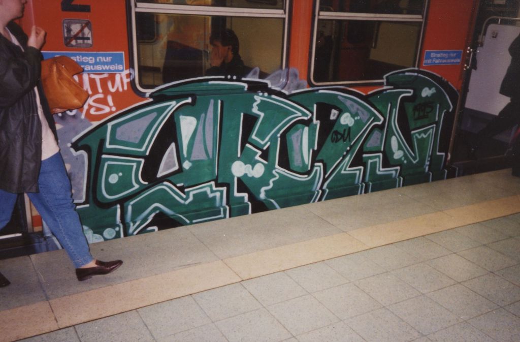 Window-Down, 1995. Graffiti an einer Stuttgarter S-Bahn, Künstler unbekannt.