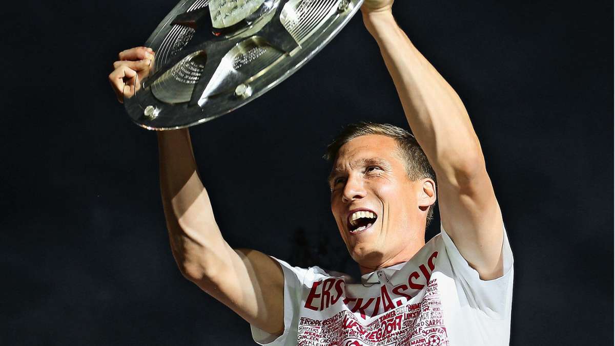  Er hat den Aufstieg des VfB Stuttgart vor drei Jahren und den Übergang in die Bundesliga mitgestaltet. Nun ist der Club wieder an dieser Schwelle – und Hannes Wolf schätzt im großen Interview die Perspektiven ein. 